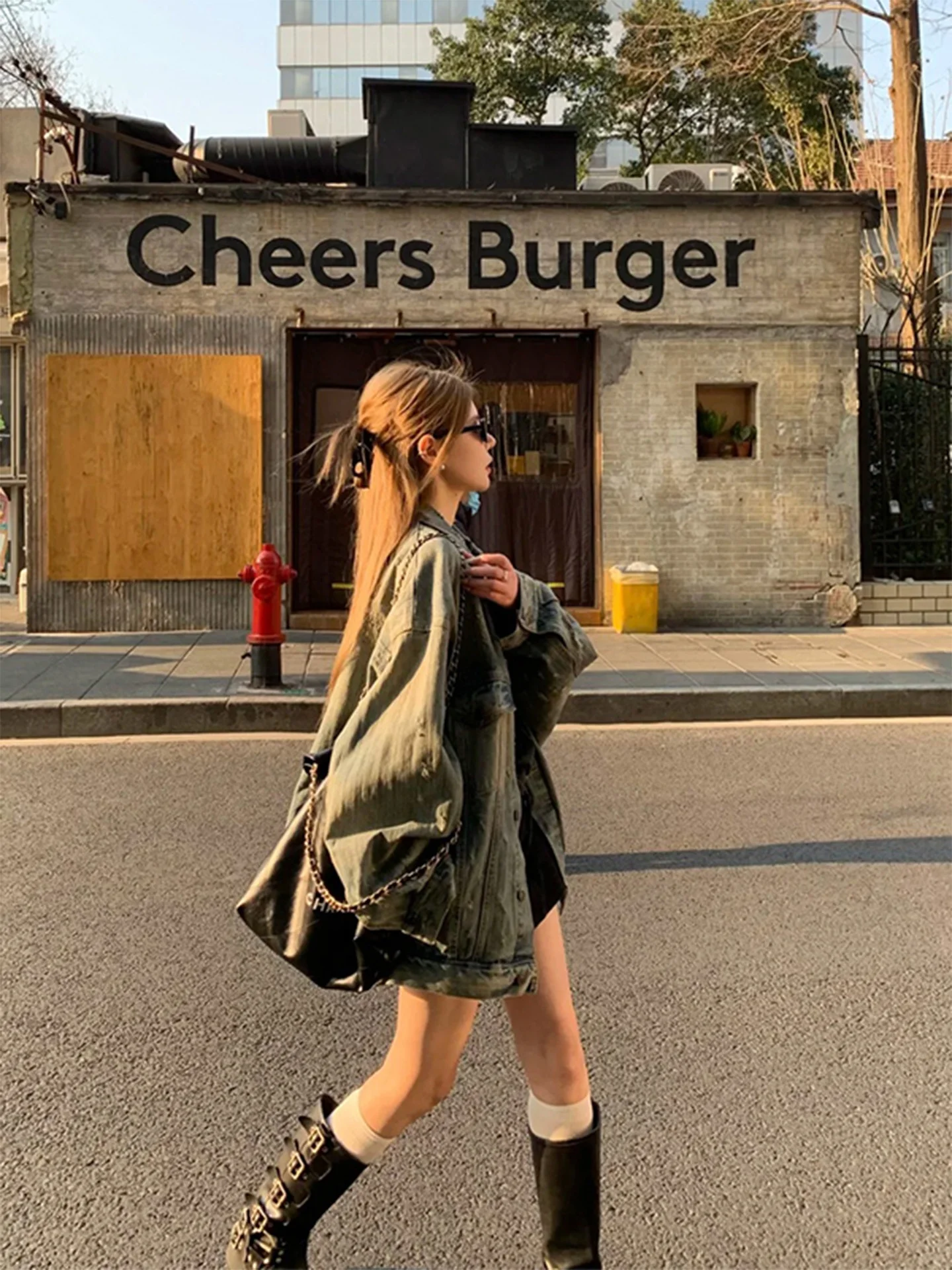 

Американская джинсовая куртка в стиле ретро с воротником, женская, повседневная, свободного кроя, осенняя, новый дизайн, верхняя одежда, топ