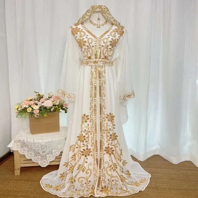 vestido branco dourado