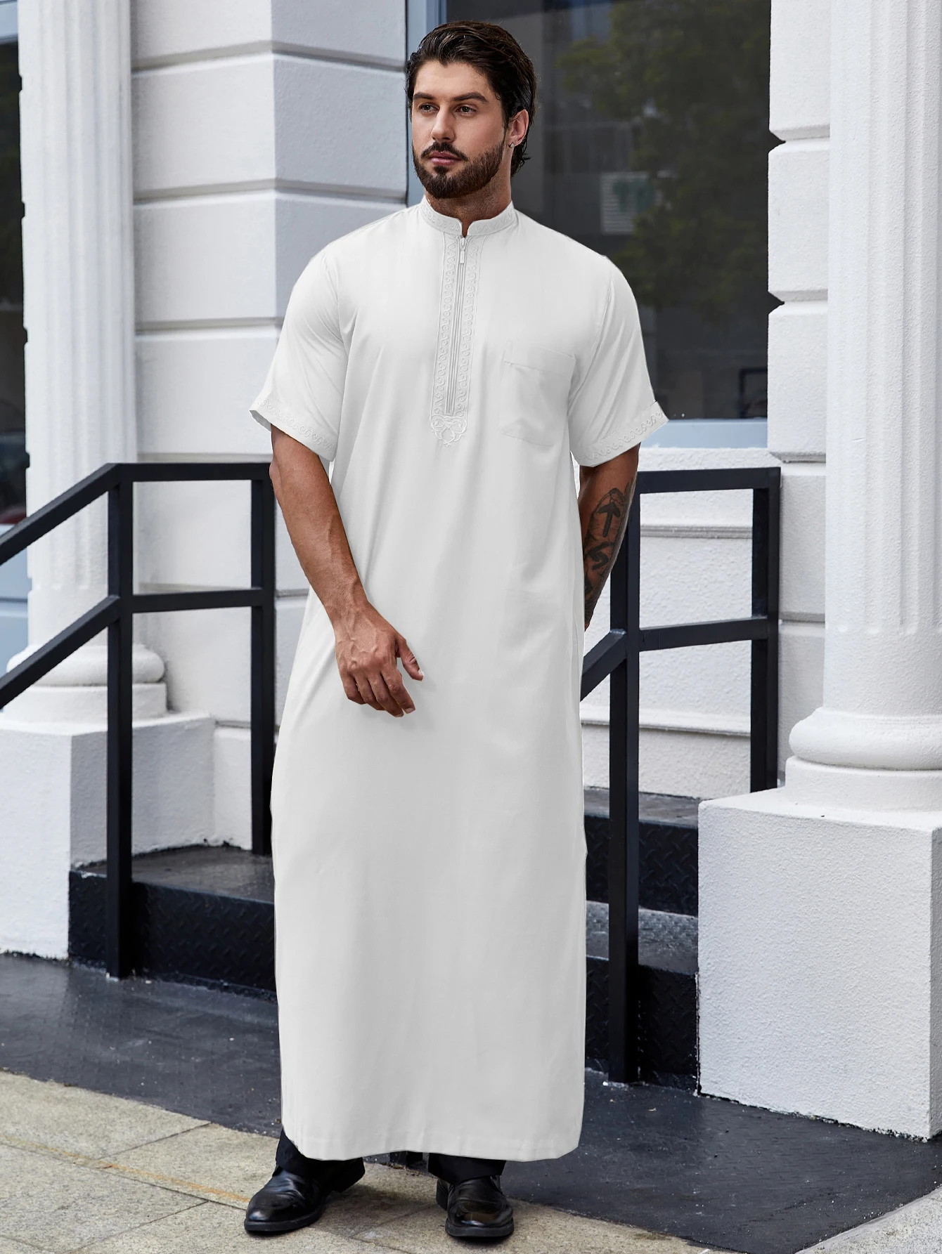 Chemise de Robe Musulmane pour Homme, Vêtement avec Rayure Verticale et Poche, Islam, Thobe Abaya, Parfait pour les Occasions Décontractées et Formelles, Ramadan