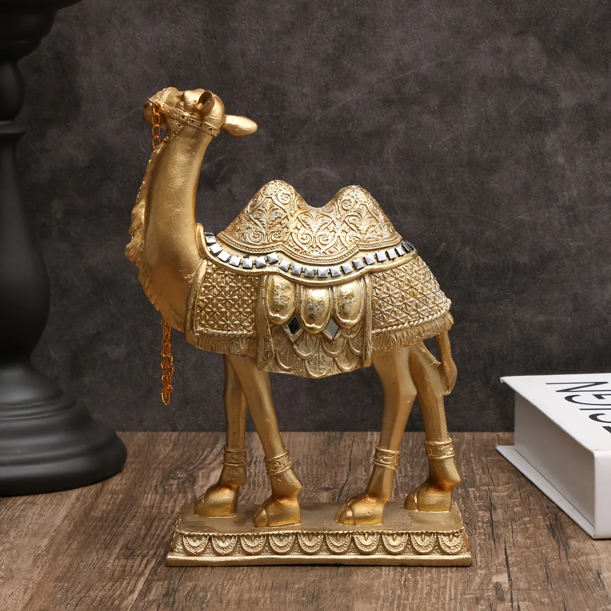Light Luxury Art Camel Statue Indoor Decorative Item for Christmas Halloween Hanukkah Thanksgiving Valentine'S Day Resin Process