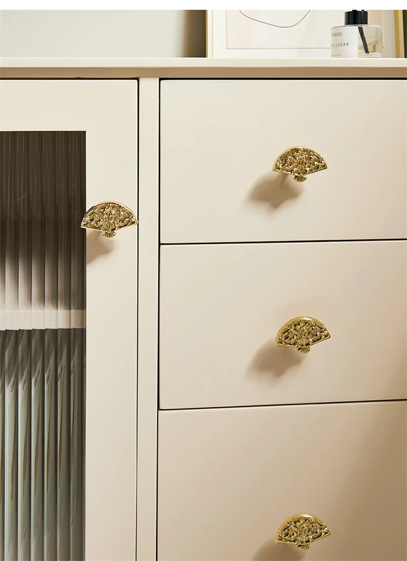 American Fan Shape Closet Pull Handles Brass Carving Drawer Knob Cabinet Door Handles For Home Cupboard Wardrobe Pulls Decor