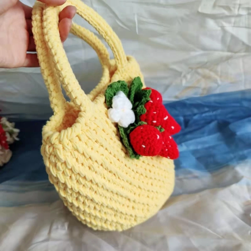 Women's handbag, strawberry lovely woven bag, manual hook woven drum bag, finished product