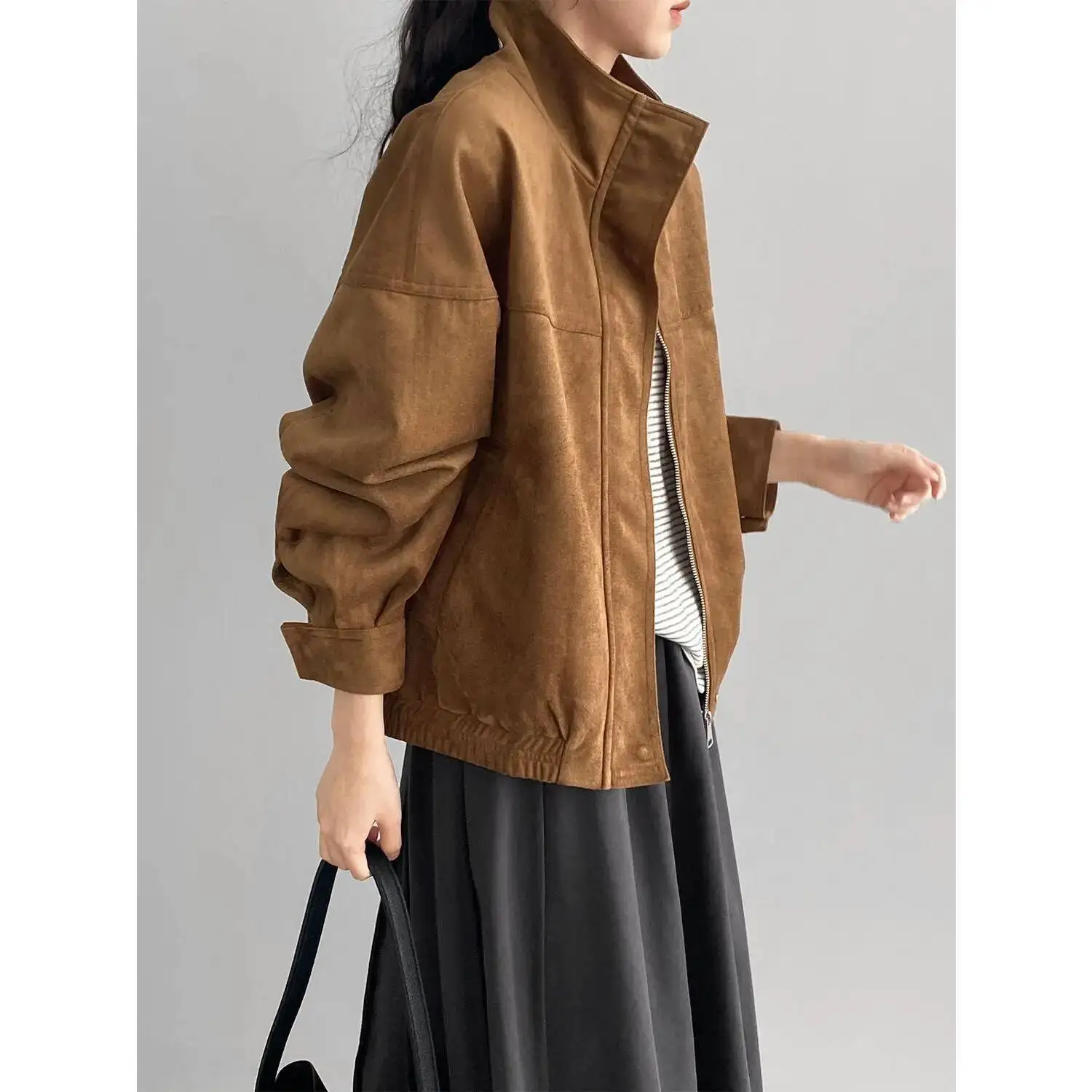 เสื้อแจ็คเก็ตสไตล์เรโทรใหม่ปี 2025 สำหรับผู้หญิง ปกพับได้ สวมใส่สบาย หลากหลายสไตล์ ทรงหลวม ผ้าหนังกลับ