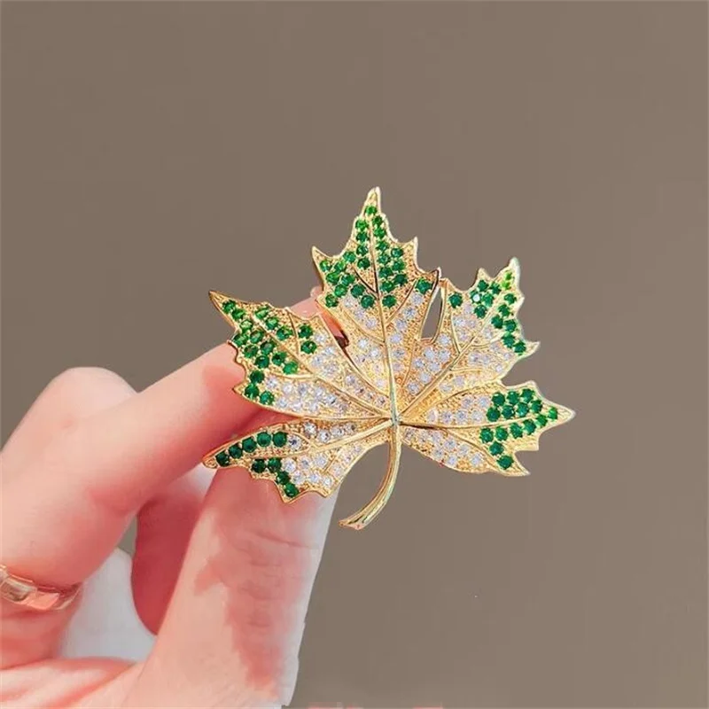 Fashion Maple Leaf Crystal Brooches Pins for Women Unisex Elegant Dragonfly Cat Animal Plant Coat Dress Hat Jewelry Gifts Badge