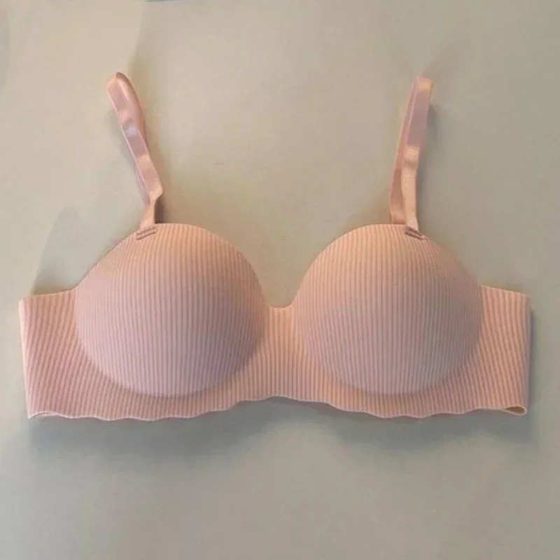 Non-marking One-piece Underwear Women\'s Comfortable Small Chest Gathered No Steel Ring Glossy Breathable Half-cup Bra