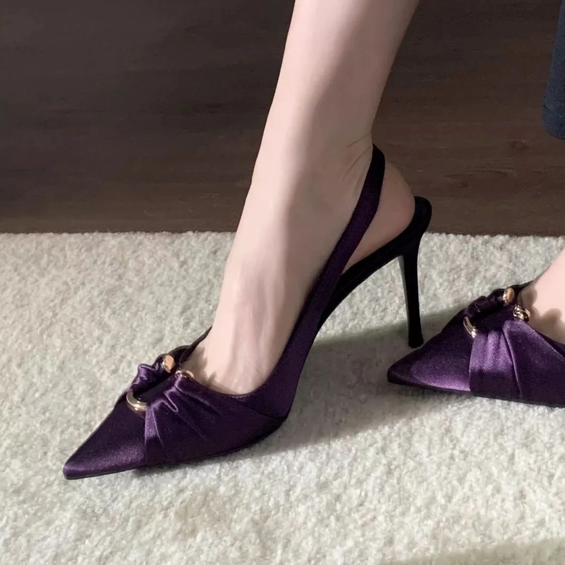 

2026 Summer New Sexy Pointed Toe Metal Buckle Purple Satin Single Band Ankle Strap Sandals High Heels Banquet Party Dress Shoes