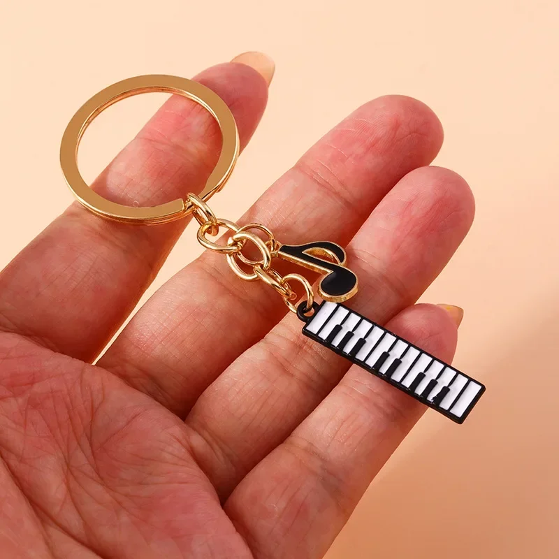 1Pc Cute Piano Music Note Keychain for Women Men Car Key Handbag Purse Pendants Keyring Accessories DIY Jewelry Gift Black White