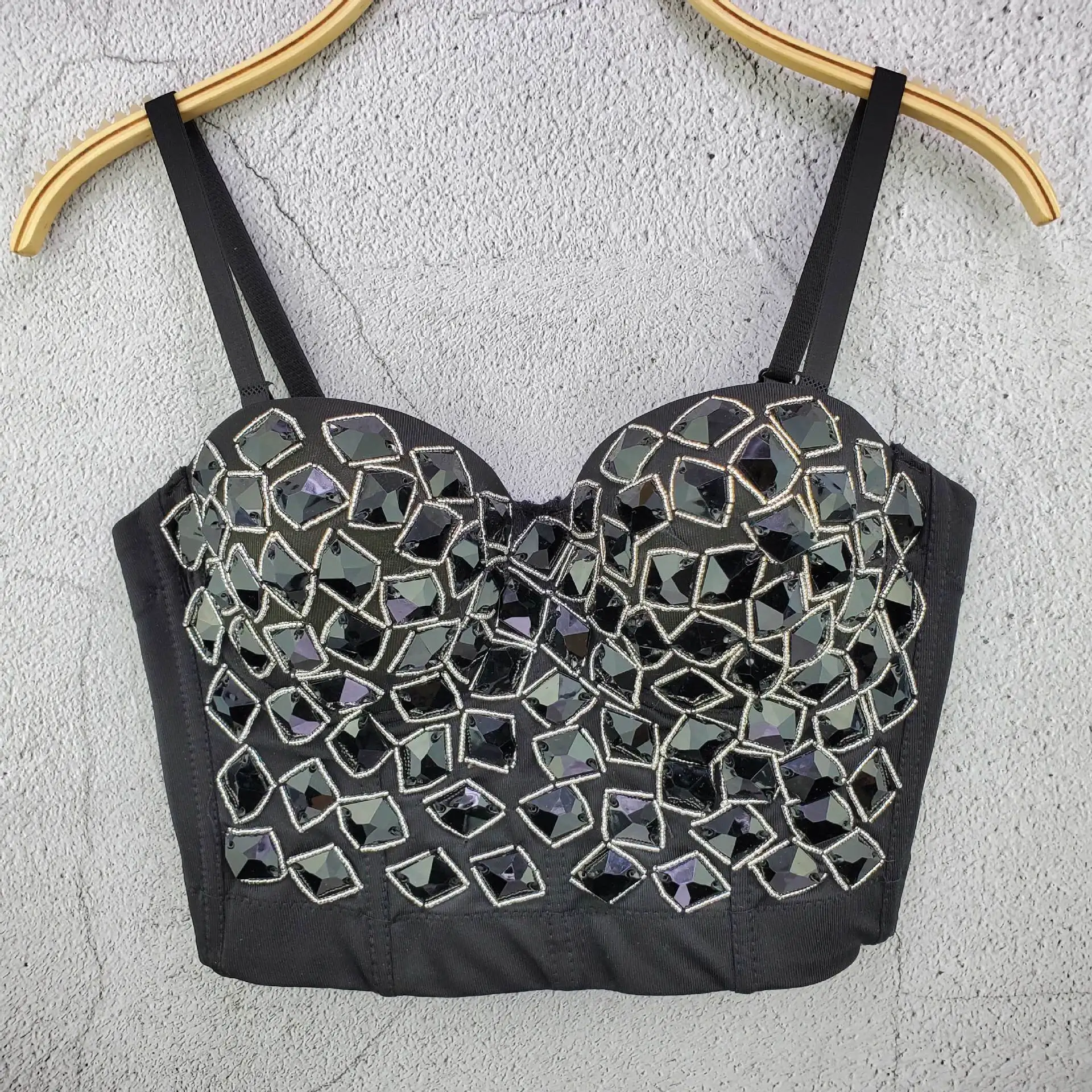 J673 Прямая поставка, золотые, красные, черные красивые бюстгальтеры для девочек, женские топы-трубы, акриловые рисовые бусины с эффектом памяти, универсальный маленький ремешок