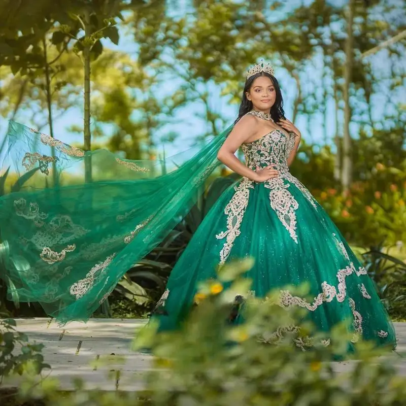 Impresionante vestido de baile de quinceañera, vestidos para niñas, escote Corazón, capa de tul, diamantes de imitación, apliques de rejilla, hecho a pedido