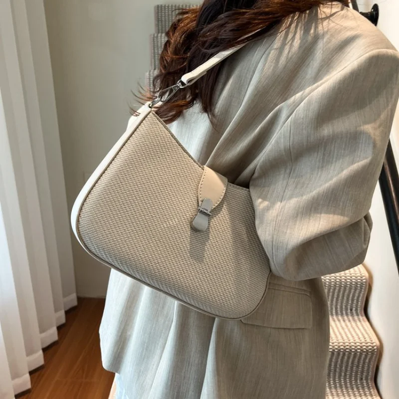 

Высококачественная женская большая сумка из кожи с принтом гепарда и повседневным знаменитым прочным легким повседневным эффектом ​