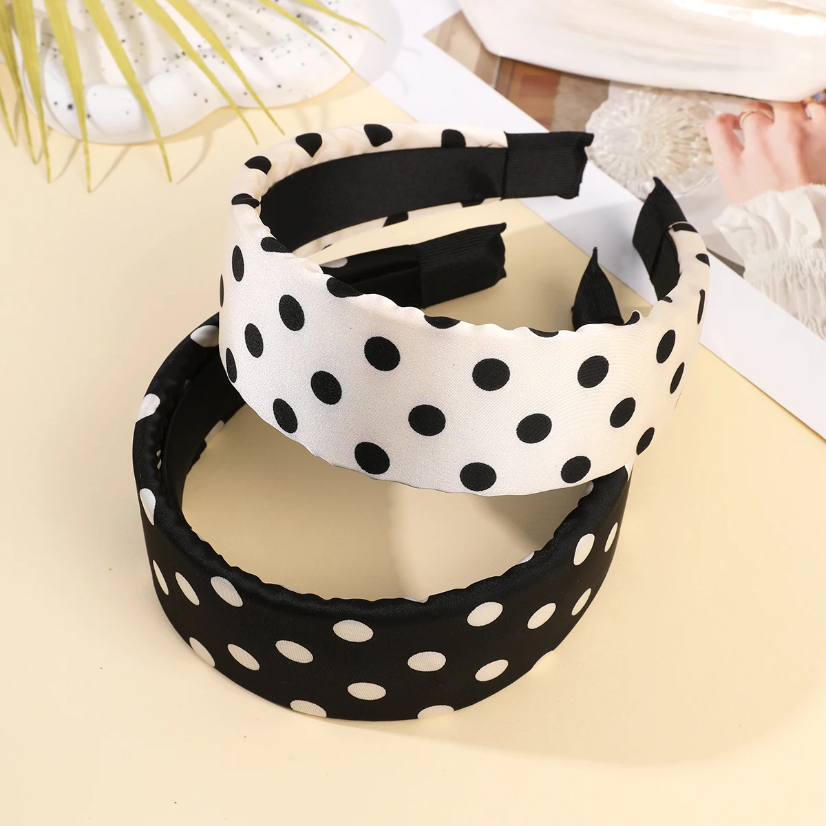 AWAYTR 1PC Simple Black Hairband Elegant White Polka Dot Headband Retro French Skull Top Hair Hoop Adult Hair Accessories