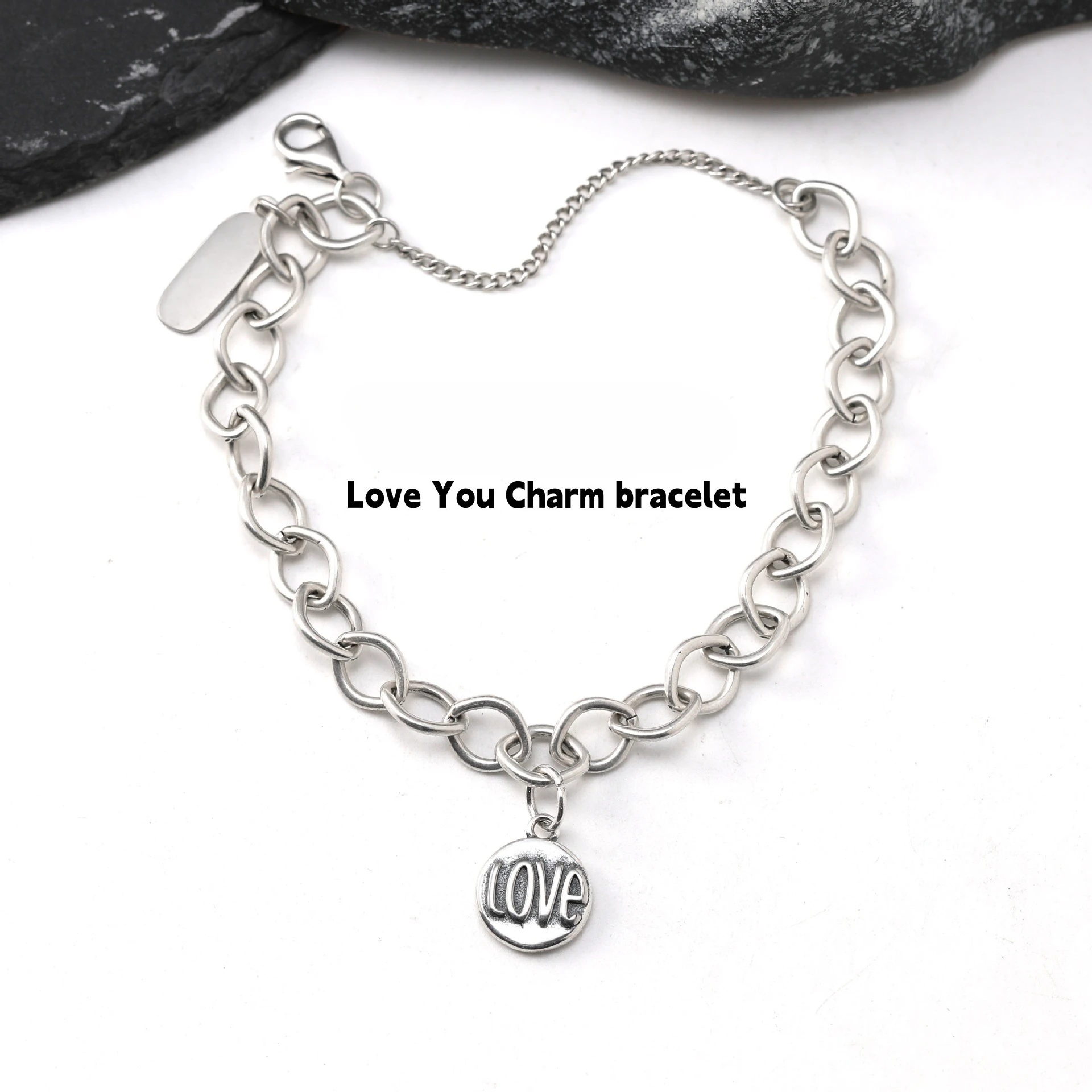 

S925 Silver Embossed LOVE Round Tag Charm Bracelet, Fun Commemorative High Sense Fashion Jewelry 2026