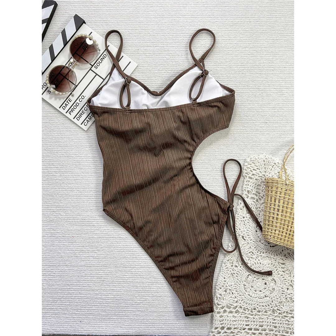Sexy, asymmetrisch geschnittener, mit Schnürung versehener Damen-Badeanzug, einteiliger Badeanzug, femininer, geraffter, hoch geschnittener, gepolsterter Badeanzug, Badebekleidung, Modell V6361. – Detail 11