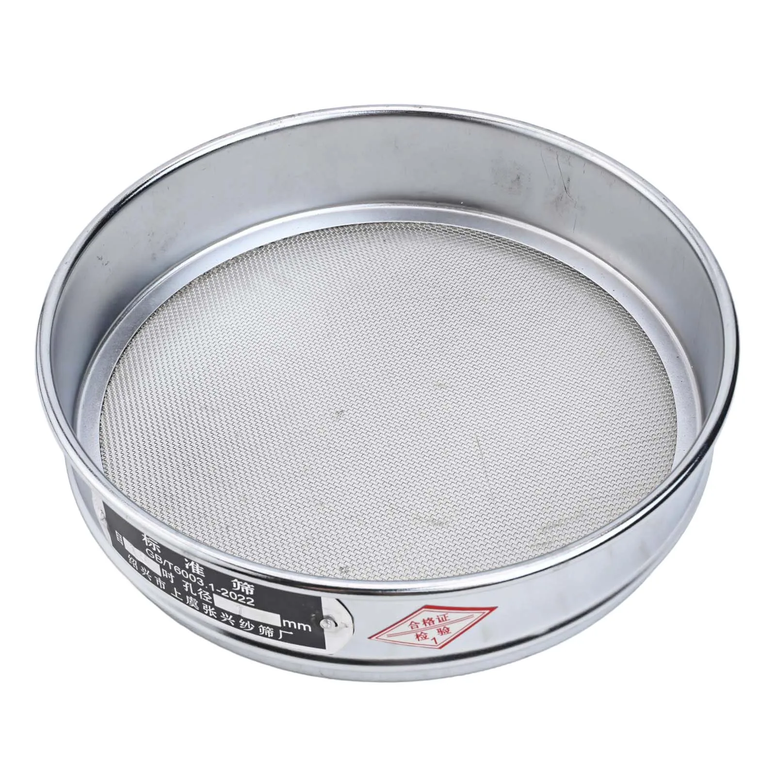 Standardowe przesiewaczki z siatką ze stali nierdzewnej 304 i chromowaną ramą, rozmiary oczek od 10 do 100 do różnorodnych testów materiałów.