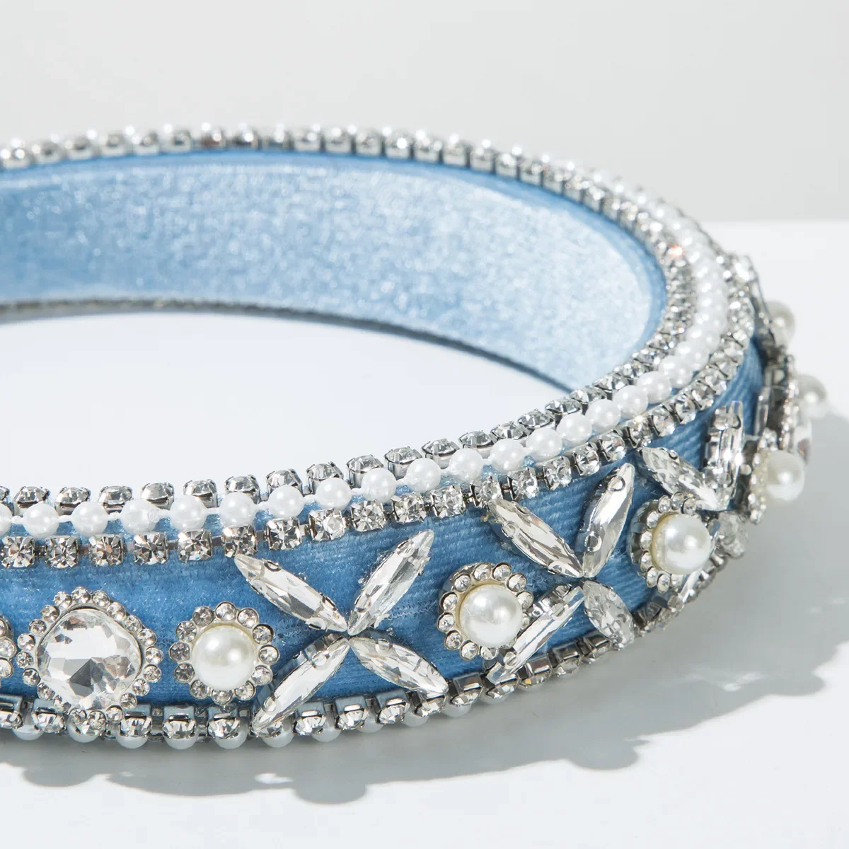 ラインストーンパッド入りヘッドバンドバロッククリスタルヘアバンドカラフルなビーズヘッドバンドファッション大型ヘアフープアクセサリー女性のための