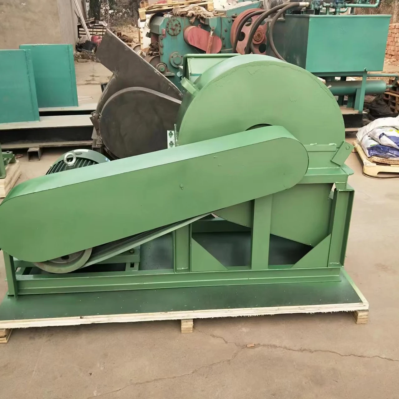 

600kg/h Small Crusher Machine Log Wood Chip Branches Grinder Sawdust Pulverizer Hammer Coconut Shell Grinding Shavings Shredder