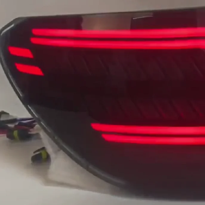 

For Mercedes-Benz W204 C180 C200 C260 C300 LED Tail Light Clear Lens Black Housing 2007-2011 Ctype