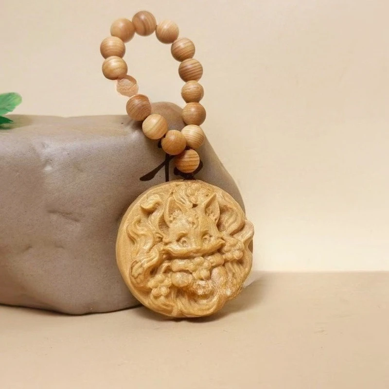 

Bag Pendant Cliff Cypress Wood Keychain Safety Carved Wood Keyring Vintage Creative Fox Wooden Key Chain Women Arts and Crafts