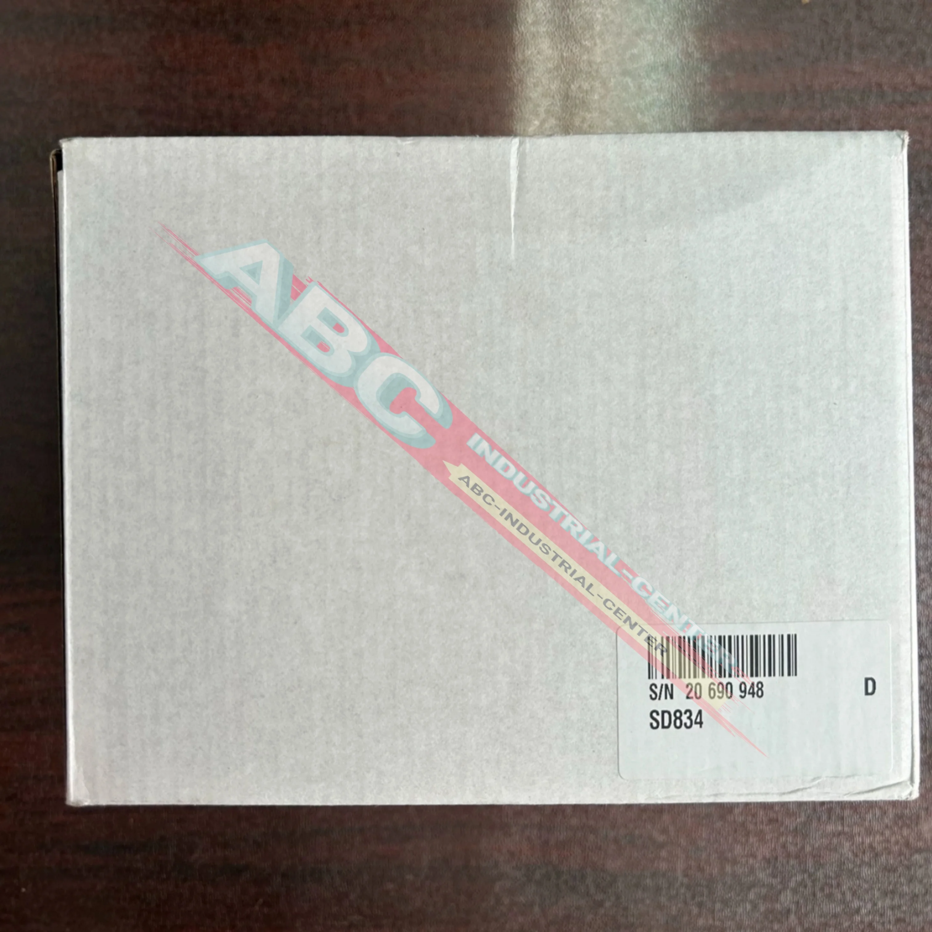 

Новый оригинальный импульсный источник питания SS822 3BSC610042R1 SS832 3BSC610068R1