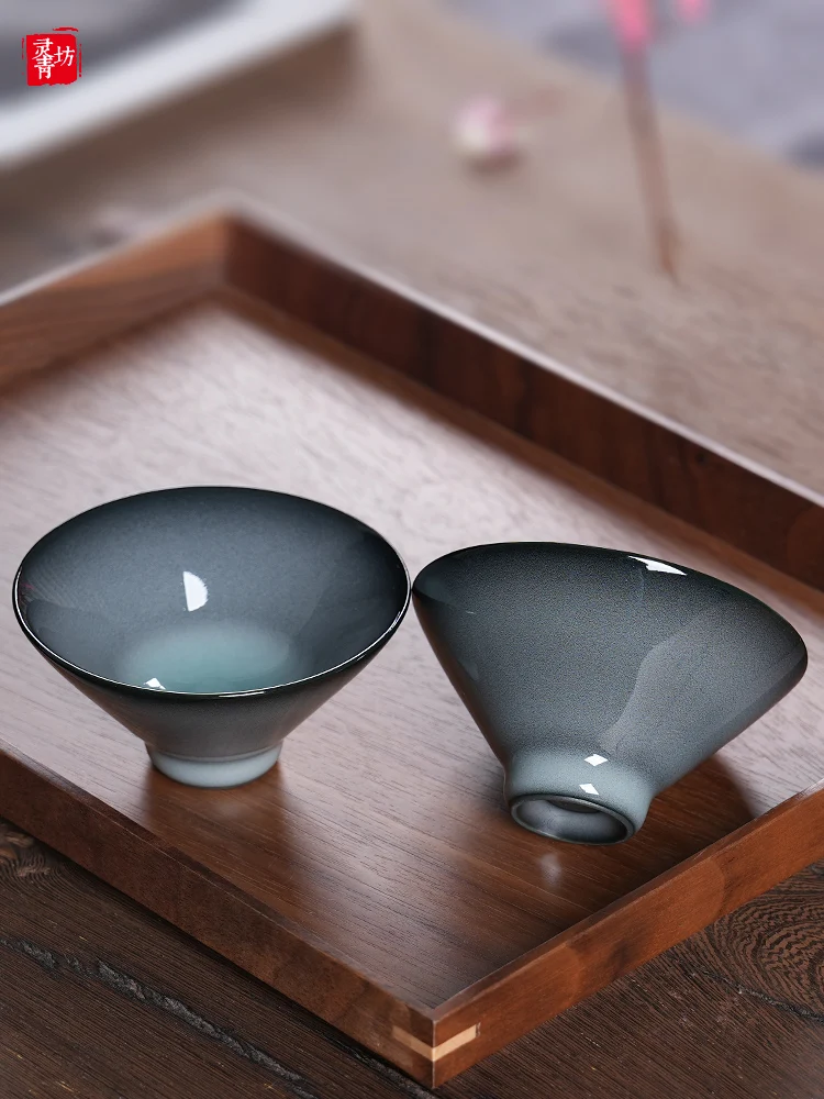 

Retro Chinese Style Ceramics Gongfu Tea Set Single Cup Black Beauty Glaze Owner Cup Iron Bowl Small Tea Bowl for Tea Apprecia...