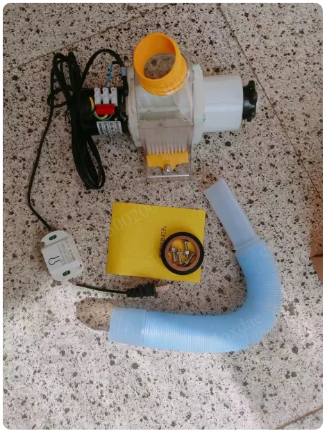 Pet Feeder Chicken Feeder Pigeon Automatic Timed Feeding Twelve Volt DC Discharging Machine Chicken Remote