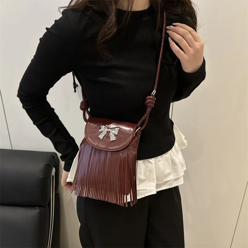 

2025 new autumn and winter small square bag fashionable casual and trendy shoulder bag simple and elegant bag for women
