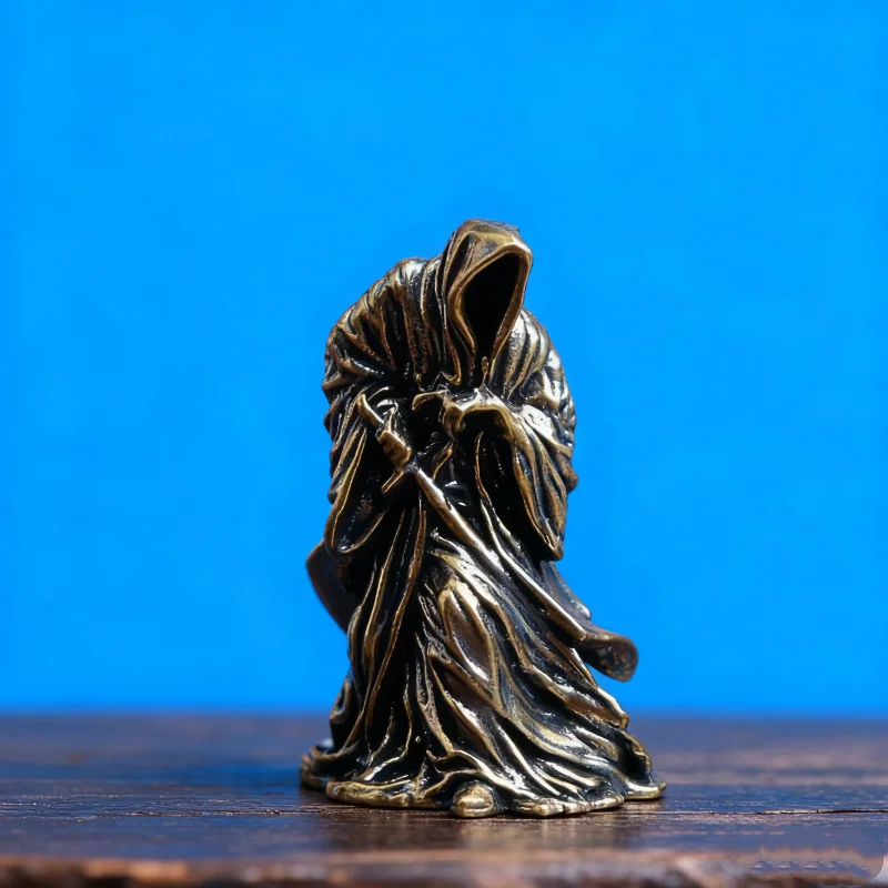 Mini Antique Brass Grim Reaper Figurine - Retro Cloaked Warrior Statue for Desktop Decor, Collectible Style Ornament