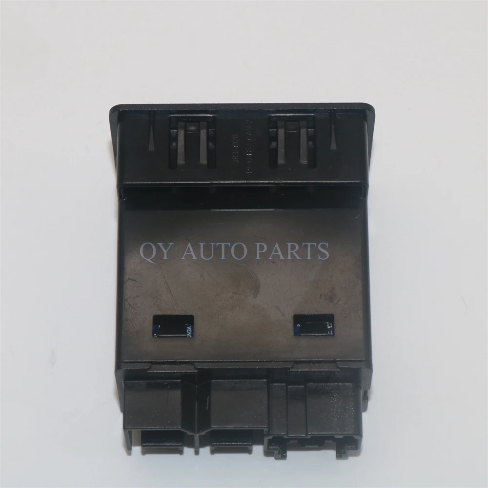 84867265   Prise USB auxiliaire pour console centrale
