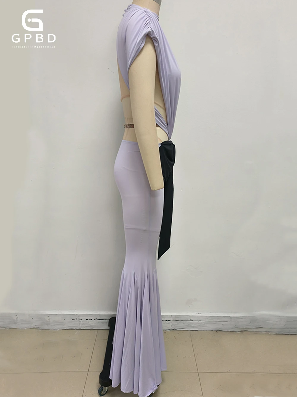 エレガントなバックレスカットアウトスリムマキシドレス女性のための 2025 セクシーなノースリーブリボンロングホリデーパーティーフォーマルイブニングドレス