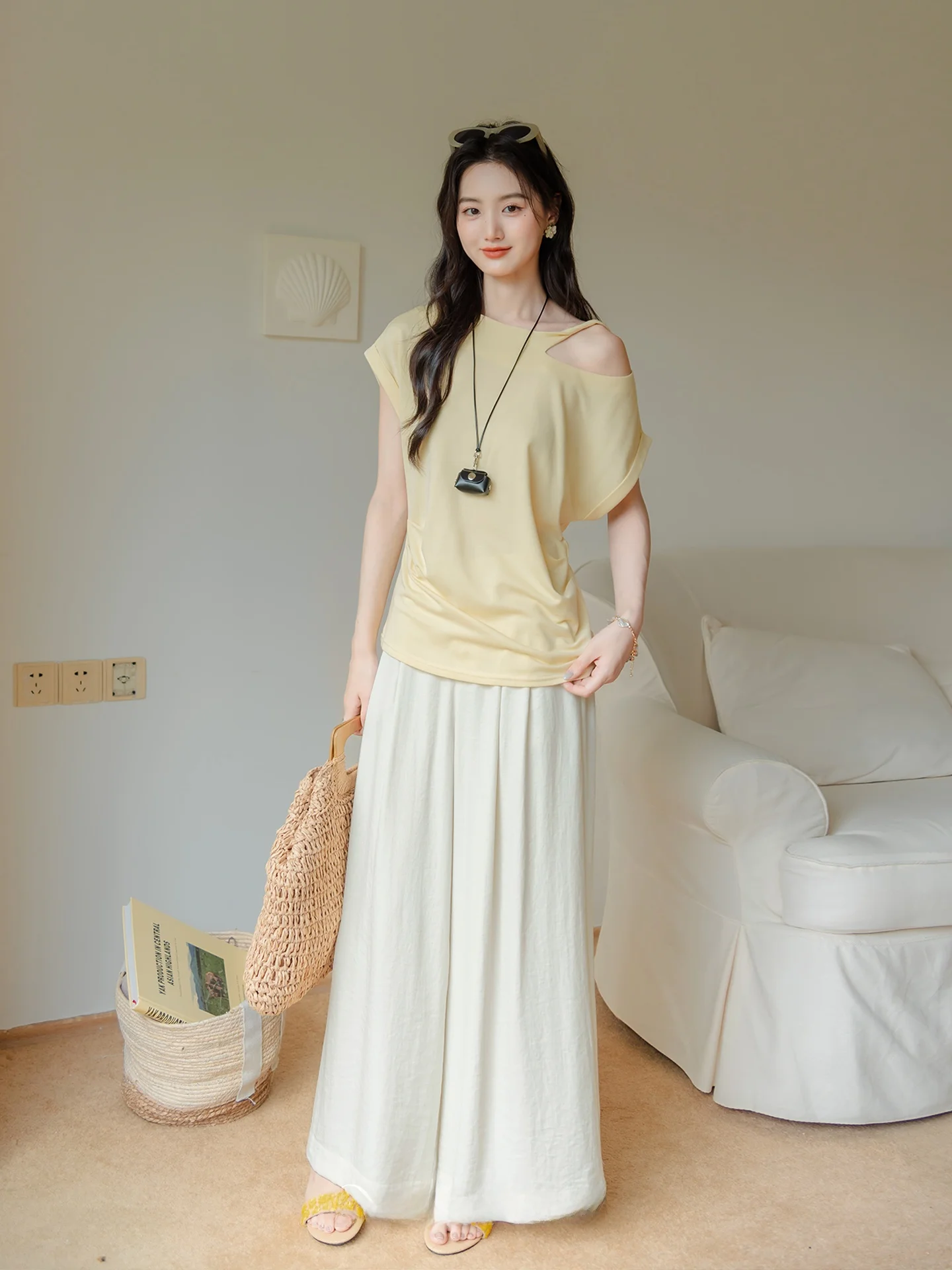 Żółta bluzka z odkrytymi ramionami, krótki rękaw, damska, letnia, T-shirt, mała edycja, designerski hit, francuski styl, czysty kolor, dzianina...