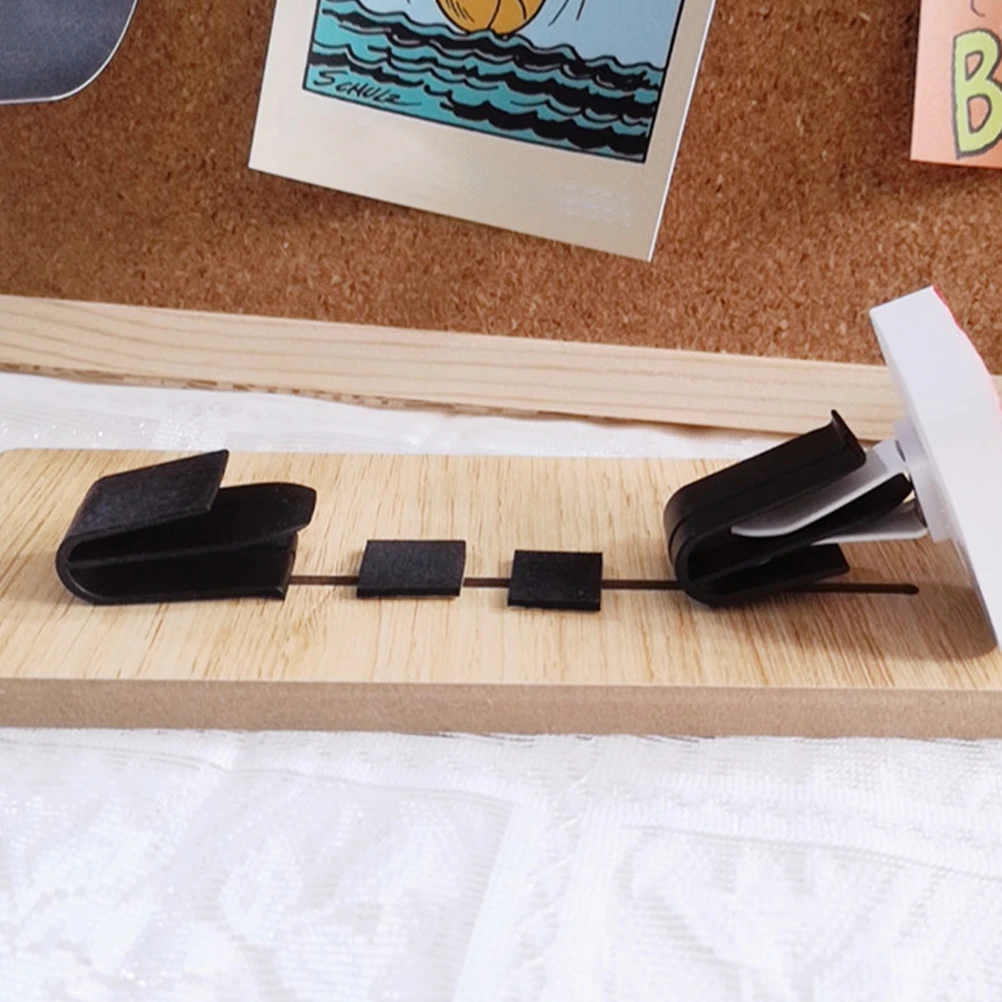 

2 pcs Car Vent Clips Aromatherapy Decorative Stand Air Conditioner Outlet Trim Diffuser Accessories EVA ABS Durable
