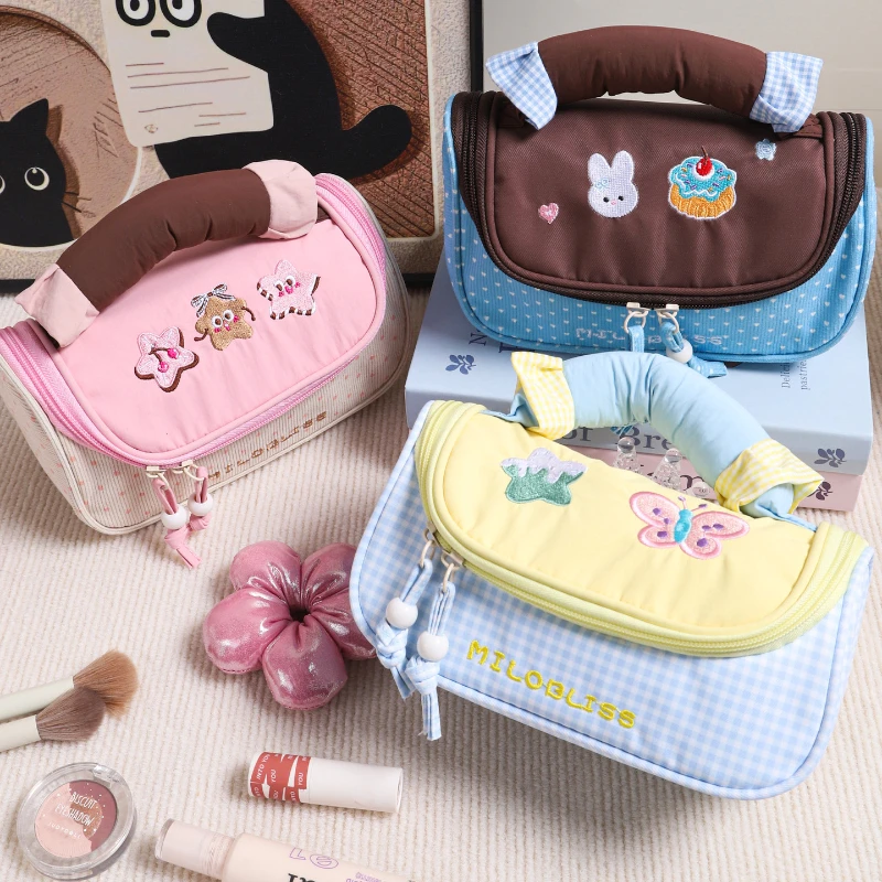 حقيبة مكياج بلون معكرون مع حقيبة مستحضرات تجميل خفيفة الوزن بتصميم فراشة على شكل قلب جميل #2