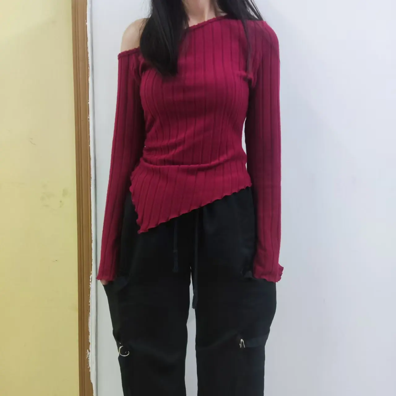 تي شيرت نسائي بلون سادة بدون أكتاف وأكمام طويلة مقاس نحيف كاجوال على طراز الشارع غير متماثل أنيق بأكمام بوق #6