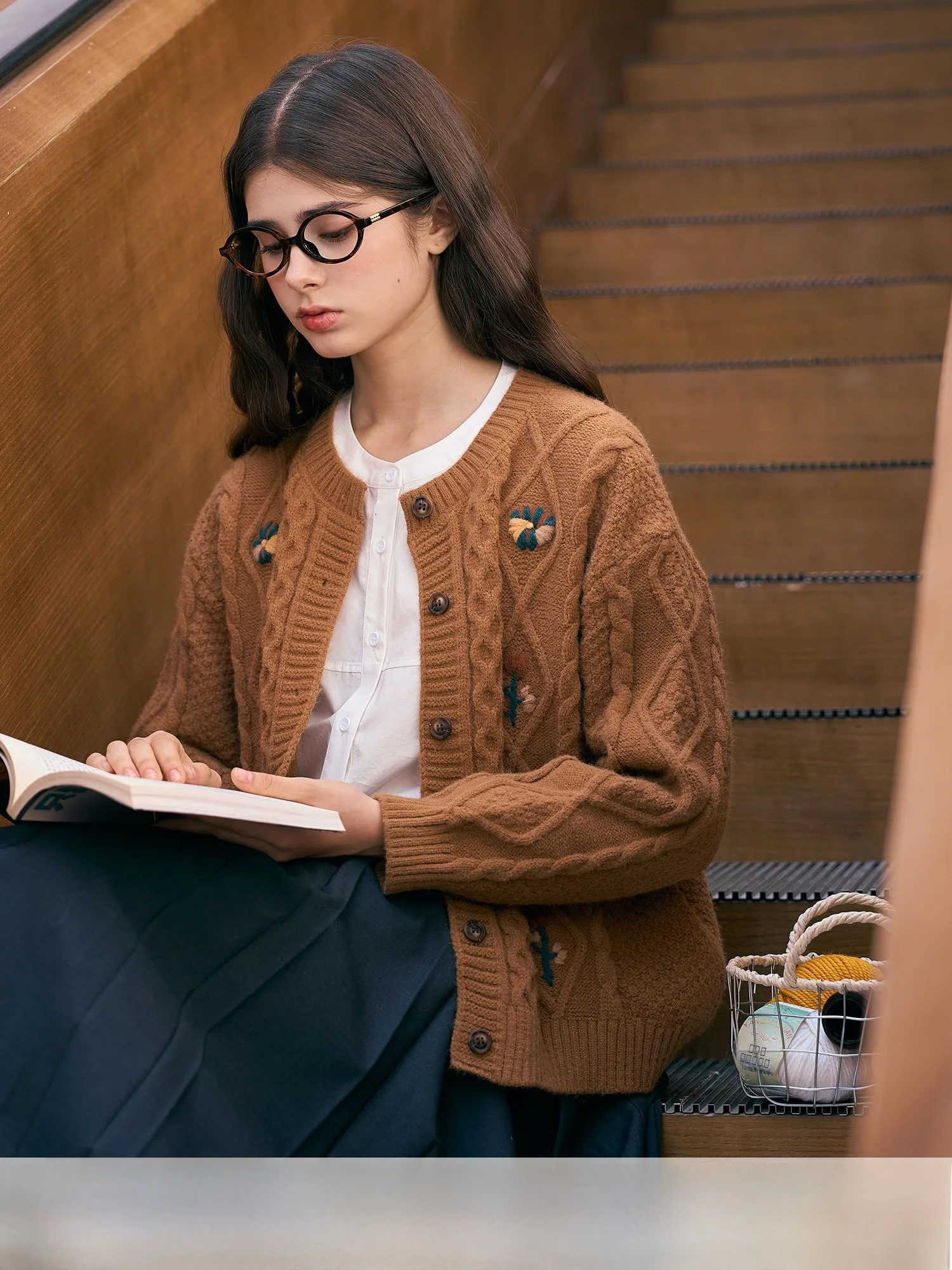 

Вязаный кардиган Bruland "Bei Autumn" с вышивкой, винтажный, свободный, с круглым вырезом, удобный, женский, модный