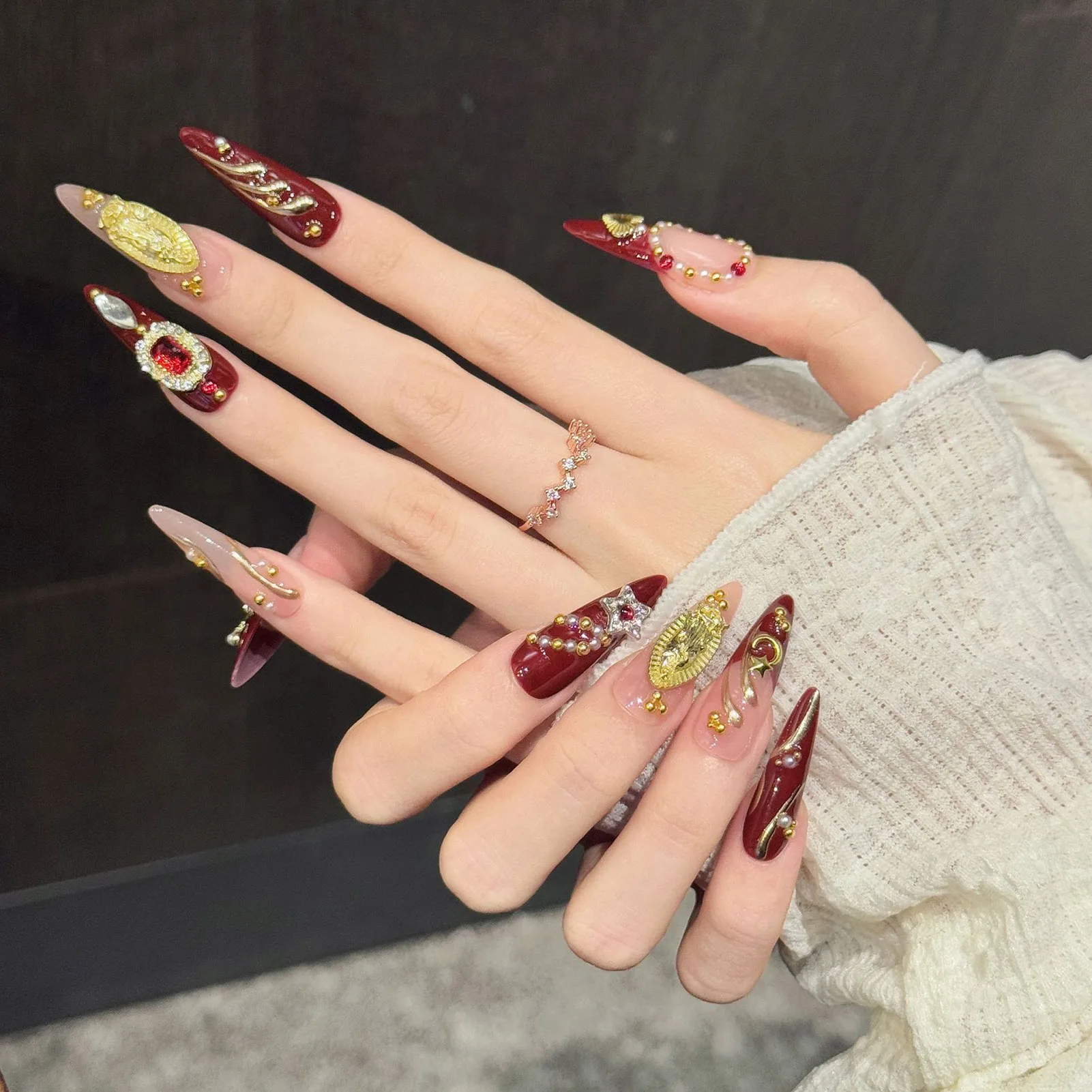 False Nails Eco-Friendly ABS Long Press on Nails Hand-made for Wedding Party Luxury Retro Red Gold Cross Design