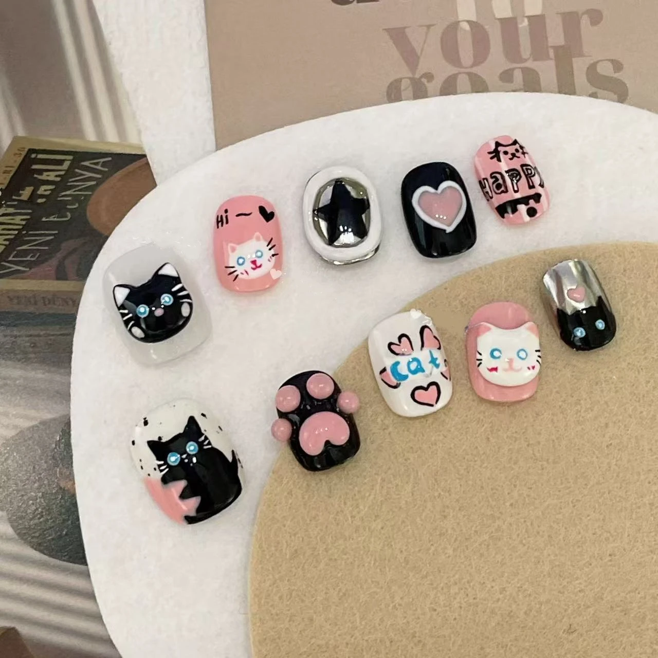 Cartoon Cute Black and White Kitten Short Press On Nails Handmade 3D Pink Cat Claw Fake Nail Patches