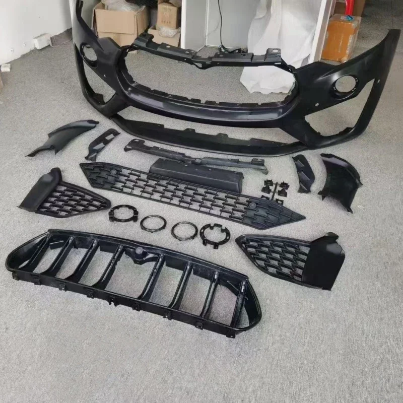 PP Material Front Bumper Grille Fog Lamp Frame Assembly for Maserati Levante Convert New Style Car Body Kit