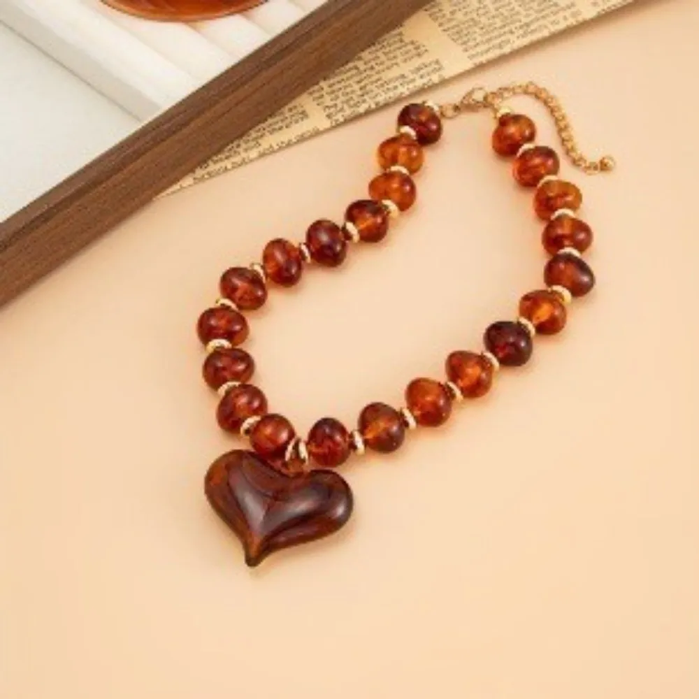 Fashionable Amber Color Heart Pendant Exaggerated Versatile Clavicle Chain Beaded Choker Jewelry Gifts