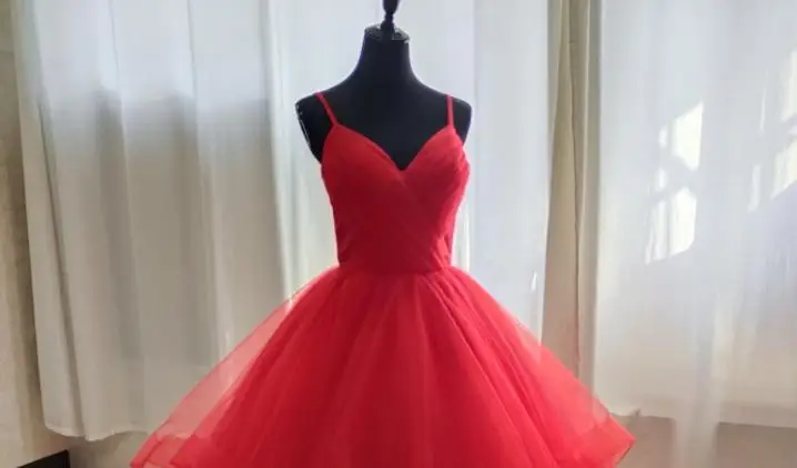 New Short Front Long Back Gothic White Wedding Dresses Spaghetti Straps Deep V Neck High-low Bridal Gowns Vestido Custom Color