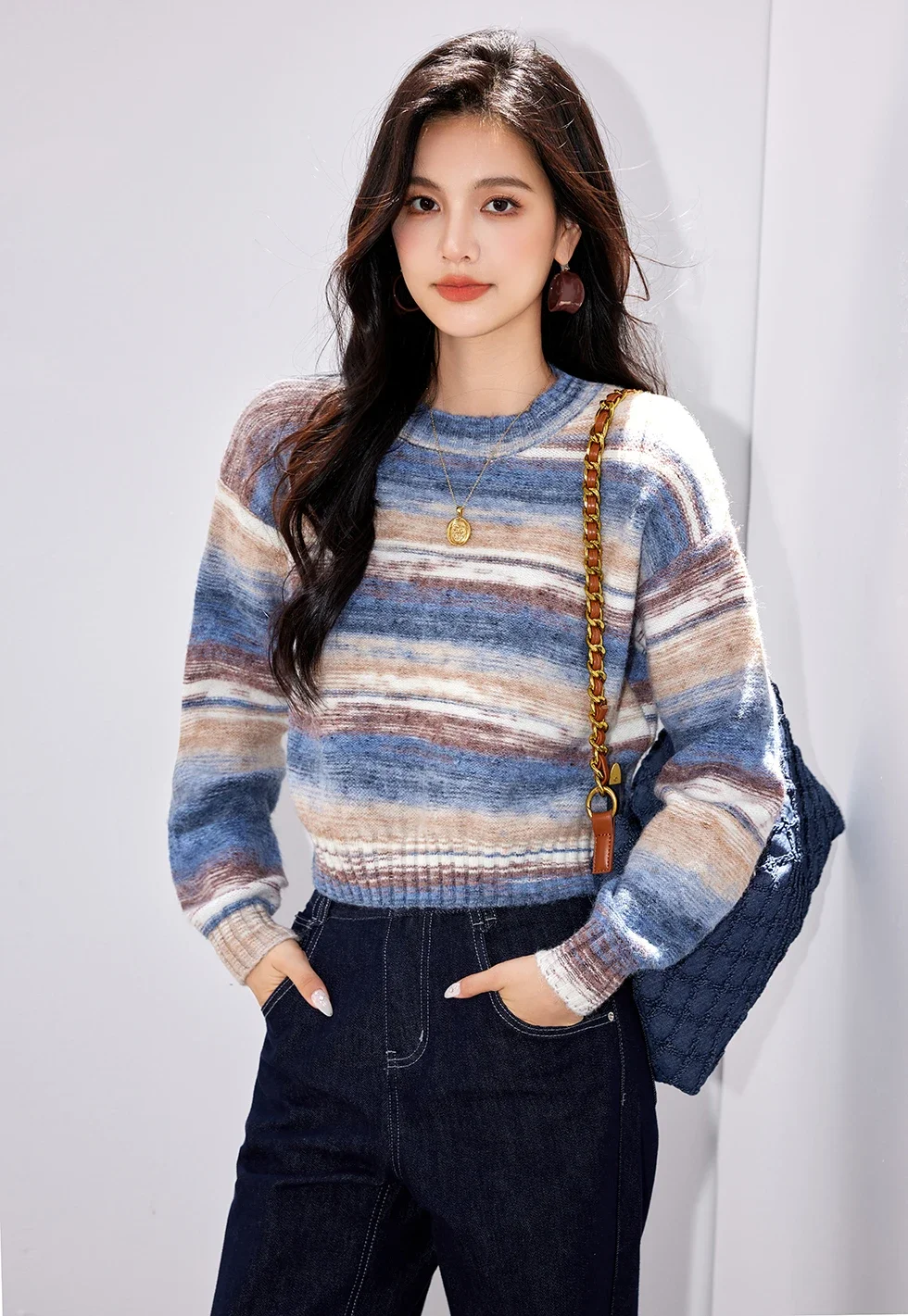 Retro Blue Blend Gradually Changing Color Round Neck Sweater Women's Top Autumn Striped Knitted Jacket Elegant Striped Pullover