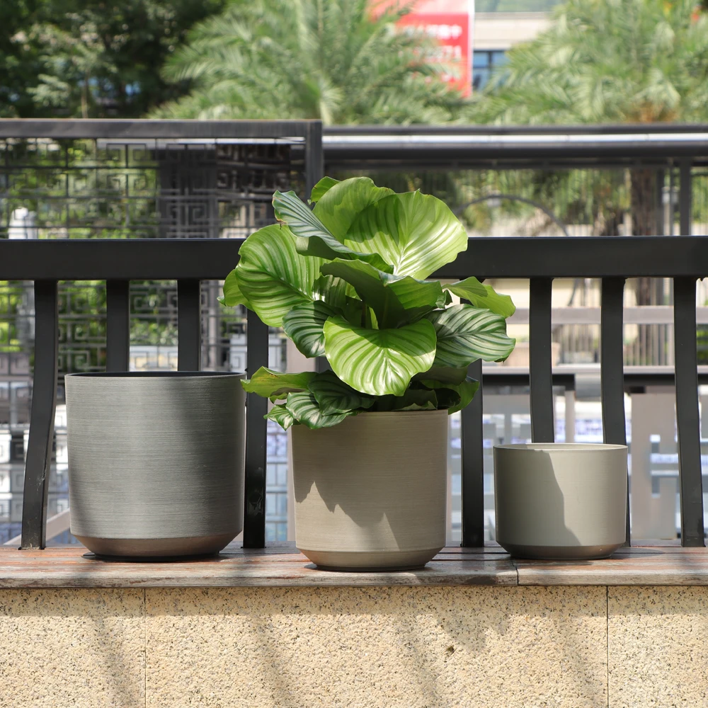 High Quality Wholesale Vintage Plastic Outdoor Round Flower Pot Cylindrical Planting Vases Decoration for Desktop Floor Indoor