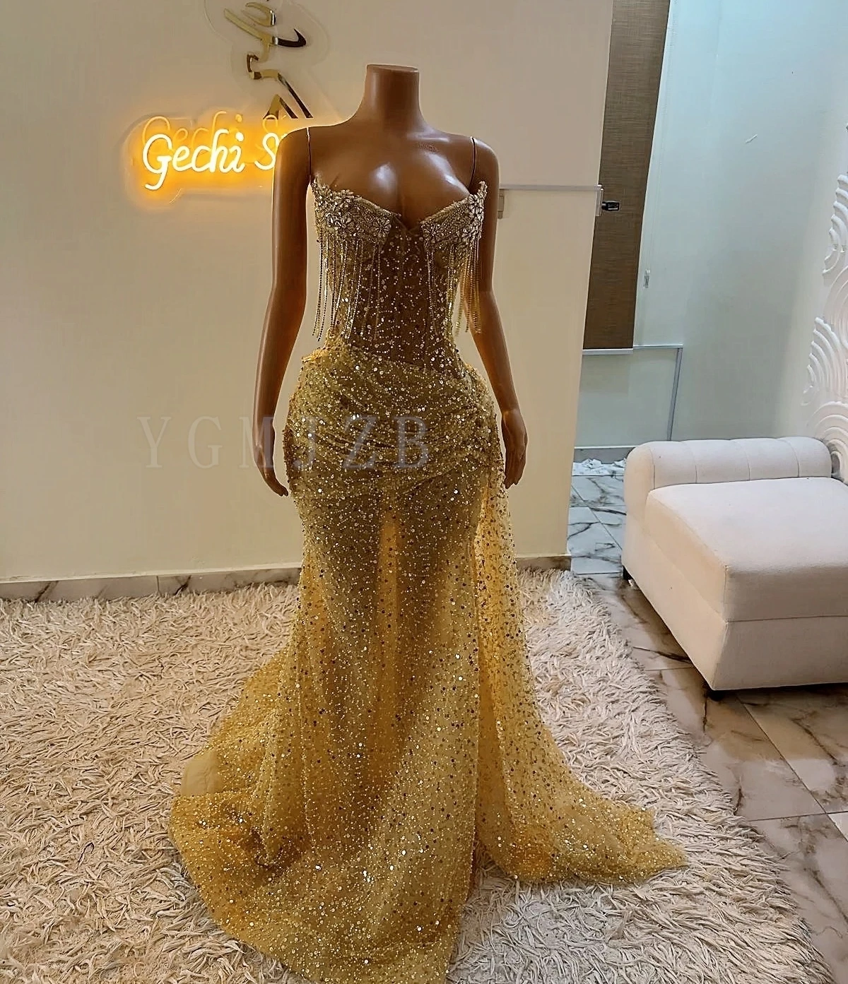 Vestidos de fiesta de encaje con cuentas doradas para niña negra, vestidos de noche Aso Ebi de lujo con diamantes de sirena y abertura alta para fiesta de boda y cumpleaños, 2026