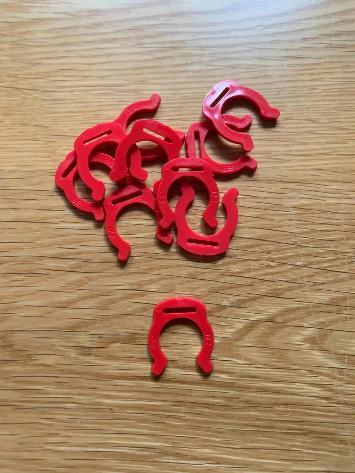 

10 x 12mm Red Locking Collet Clip For John Guest JG Push Fit Water Fitting Campe