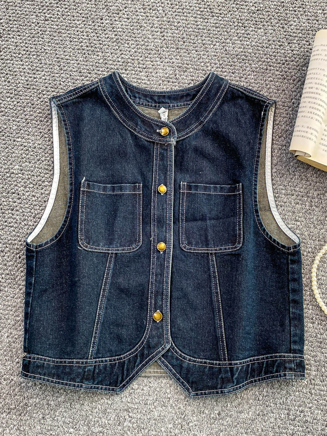 

Retro Faded Denim ort Jaet Women's round Ne Vest Metal Bule Slimming Top Commute Sle Single Button Fastening