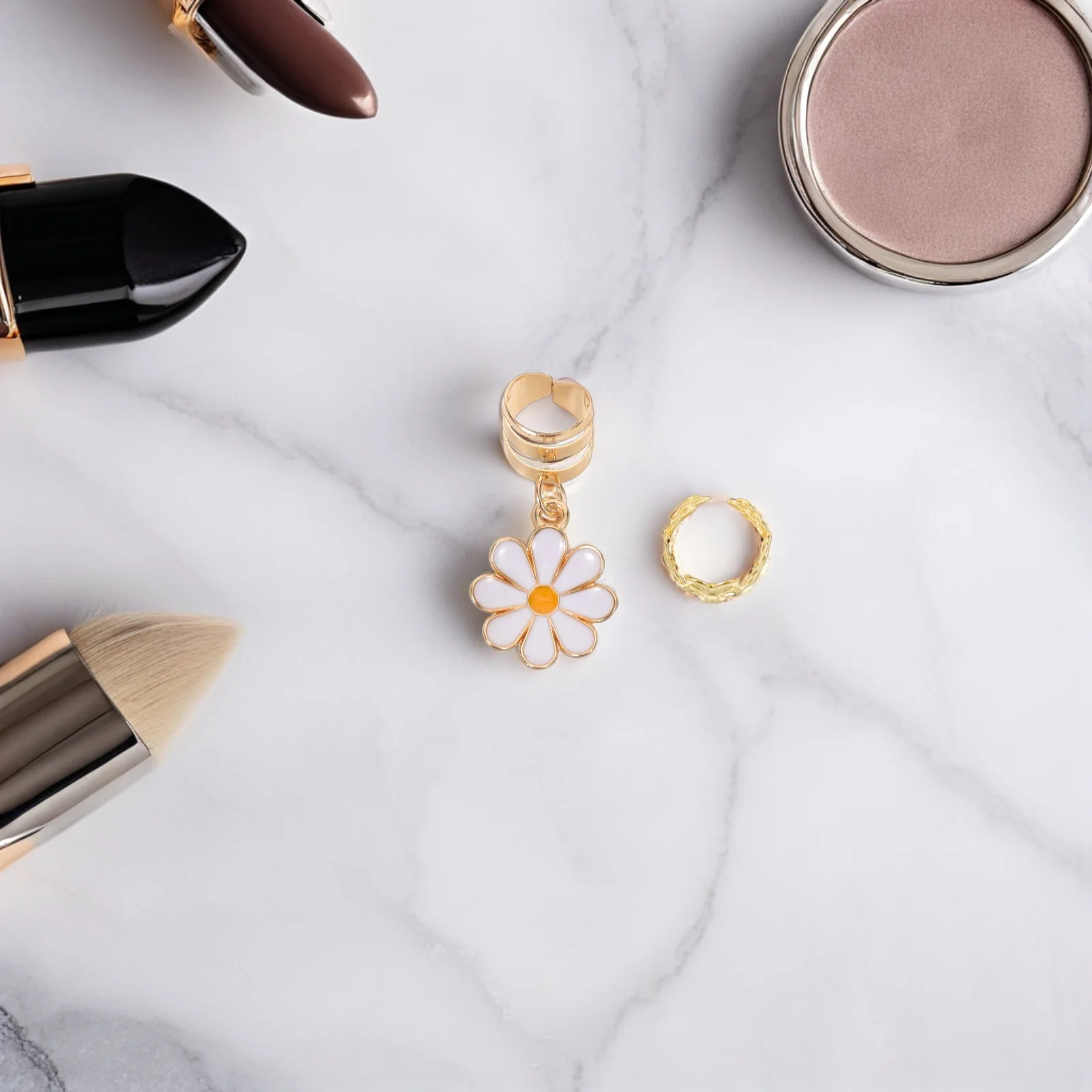 

135Pcs Elegant Daisy Flower Hair Clips Minimalist Design for Everyday Wear and Special Occasions Flower Hair Clip