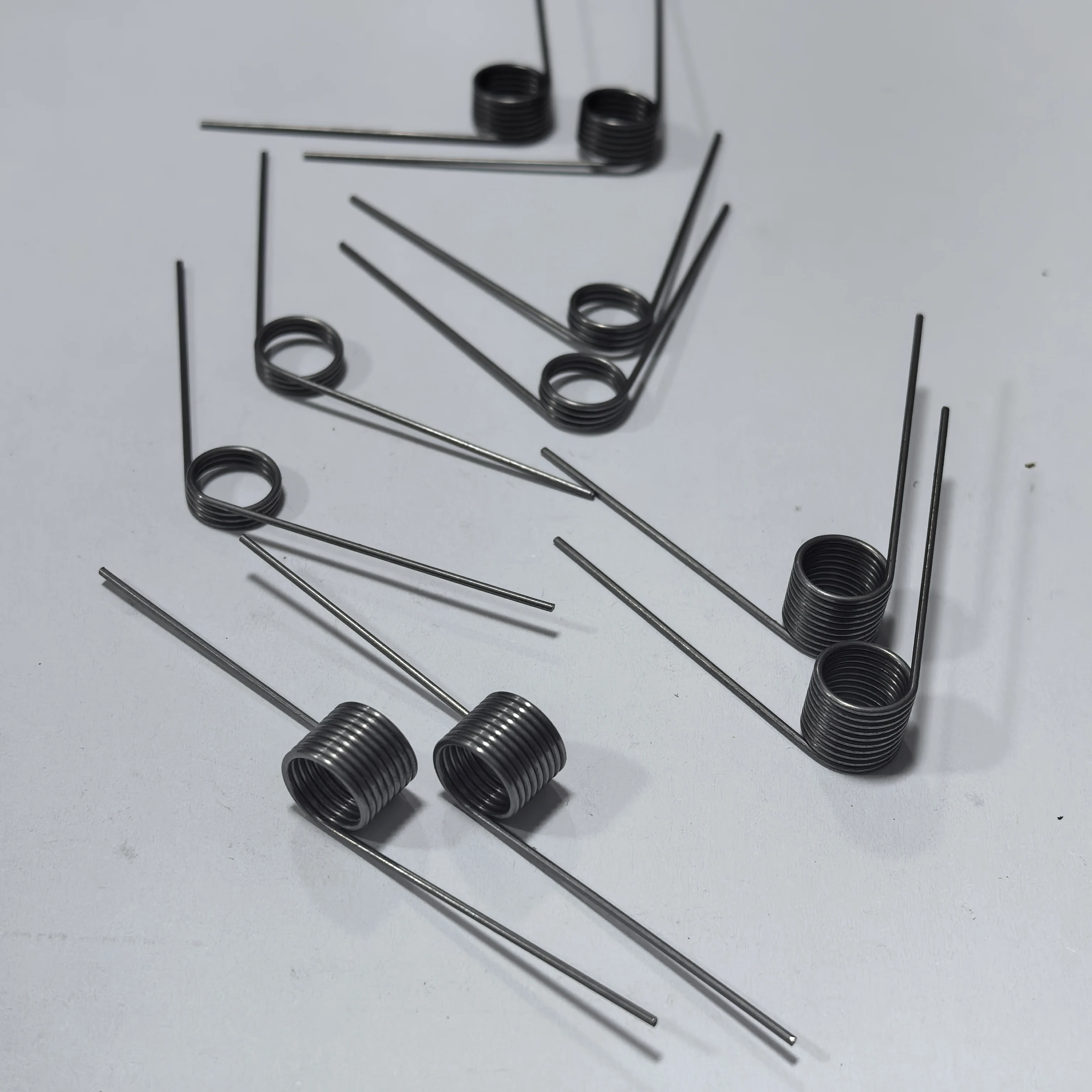Zehn V-förmige Federn, Drahtdurchmesser 0,8 mm, Torsionsfedern, Miniatur-Torsionsfedern, Rückstellfedern mit Winkeln von 60/90/120/180 Grad, Torsion – Detail 6