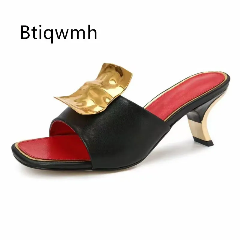 

Сандалии-гладиаторы с золотым металлическим декором, женские босоножки-гладиаторы с открытым носком, черные, зеленые, коричневые кожаные туфли на странном высоком каблуке, женские пикантные тапочки Muller