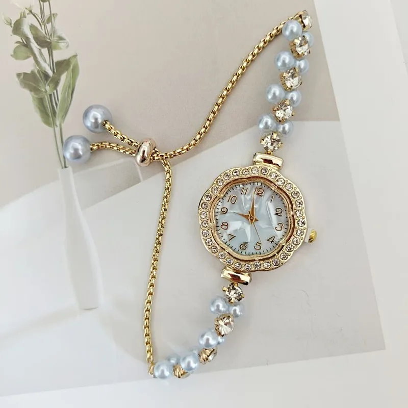 Orologio da polso da donna con borchie di diamanti e perle romantiche, quadrante al quarzo digitale, accessorio di moda temporaneo elegante personalizzabile