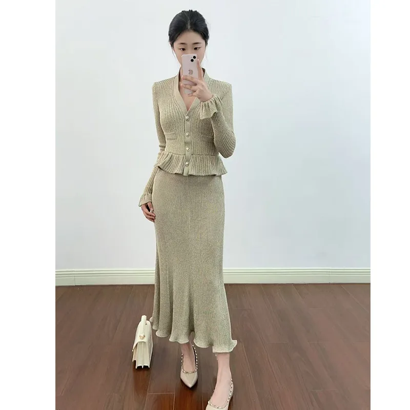 

【Gift Free】2025 SP Autumn Elegant Heiress V-Neck Knit Dress with Flared Ruffle Long Sleeve for Women