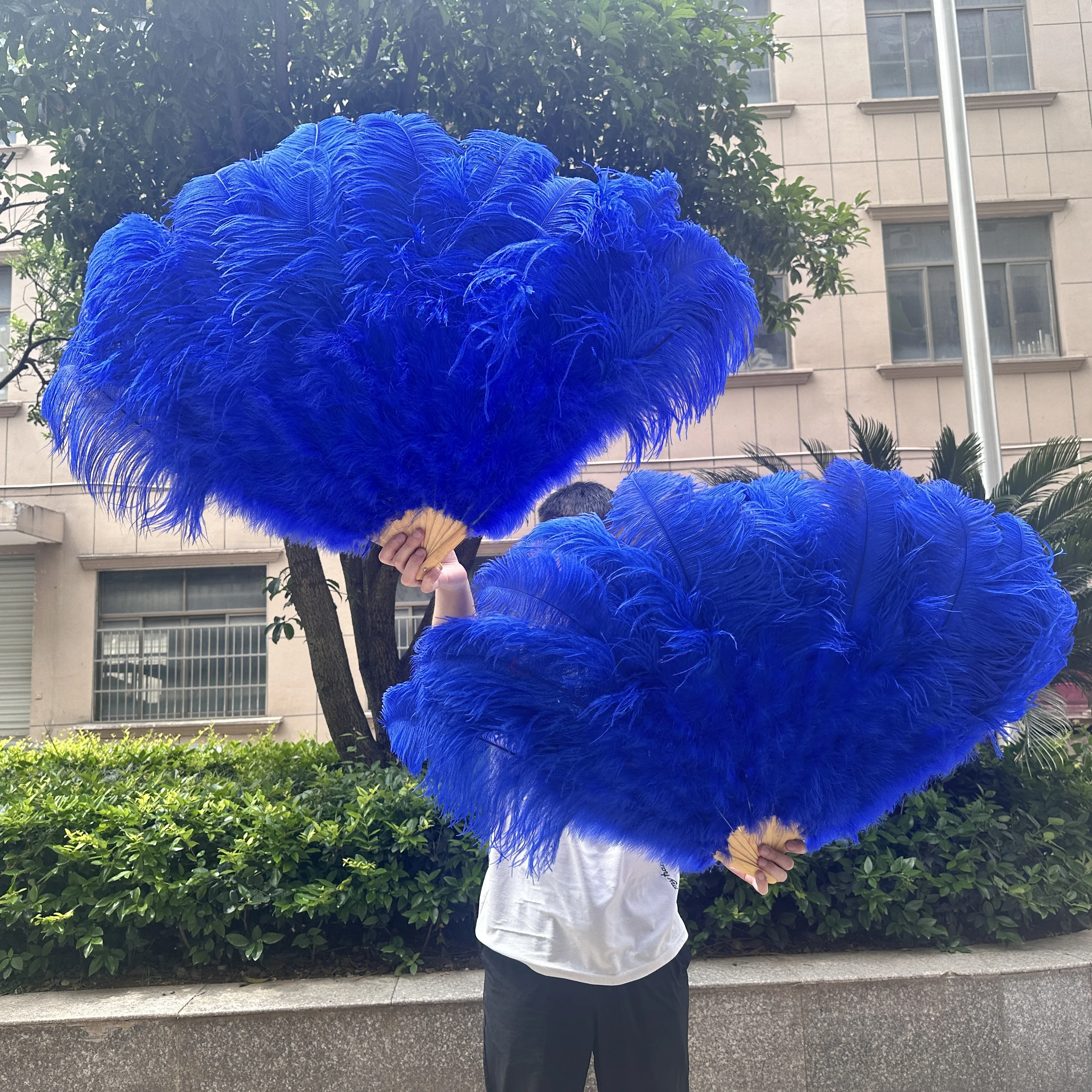 Royal blue Ostrich Feather Fan Wedding Party Gift Soft Fluffy Hand Folding Dance Fan Cosplay Stage Props Decor Fans 100CM 130CM